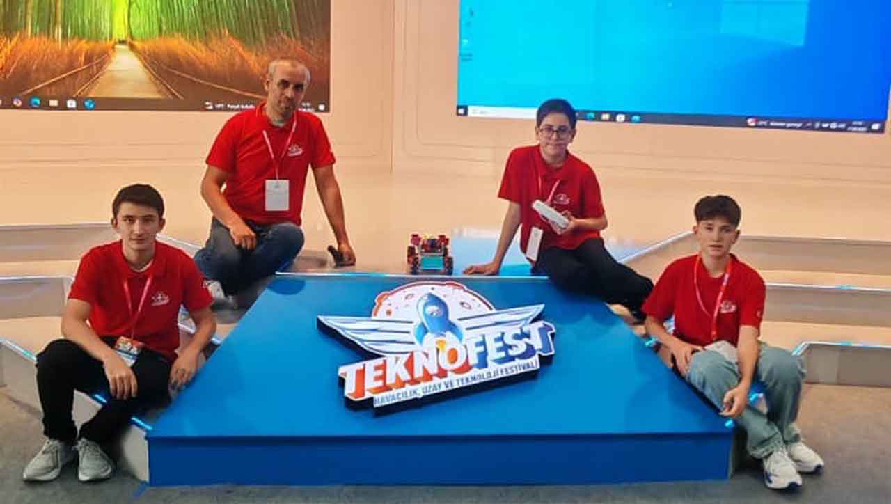 TEKNOFEST Türkiye Finali’nde Uşaklı öğrenciler