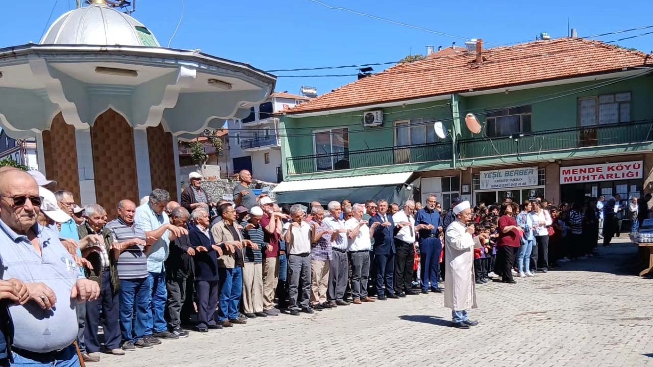 Mende Köyü’nde eller semaya kalktı yağmur duası gerçekleştirildi
