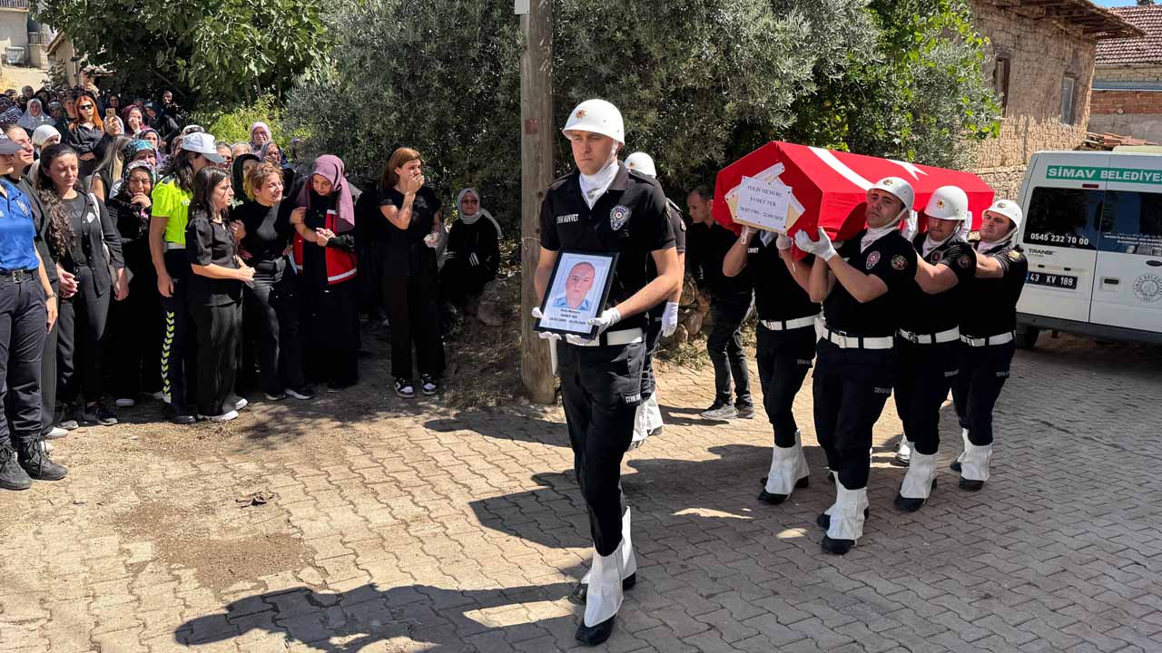 Polis memuru Samet Ter Uşak'ta toprağa verildi