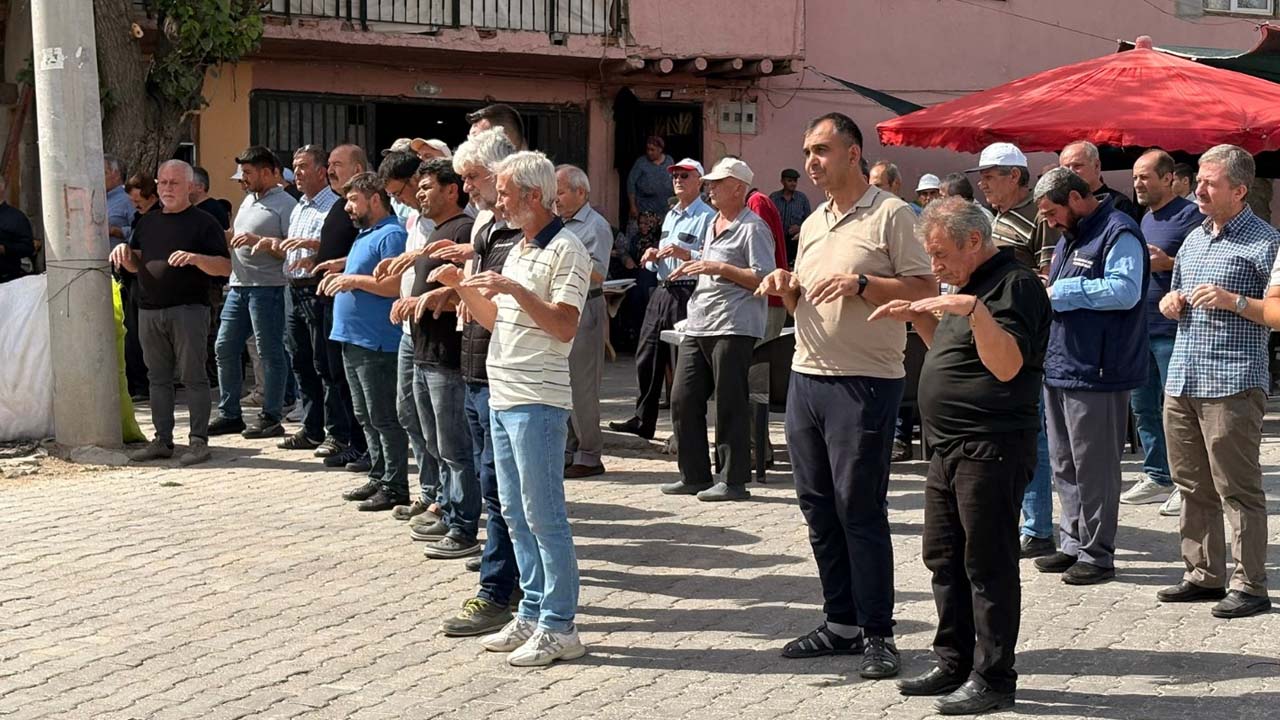 Uşak’ta köylüler yağmur duasında bir araya geldi