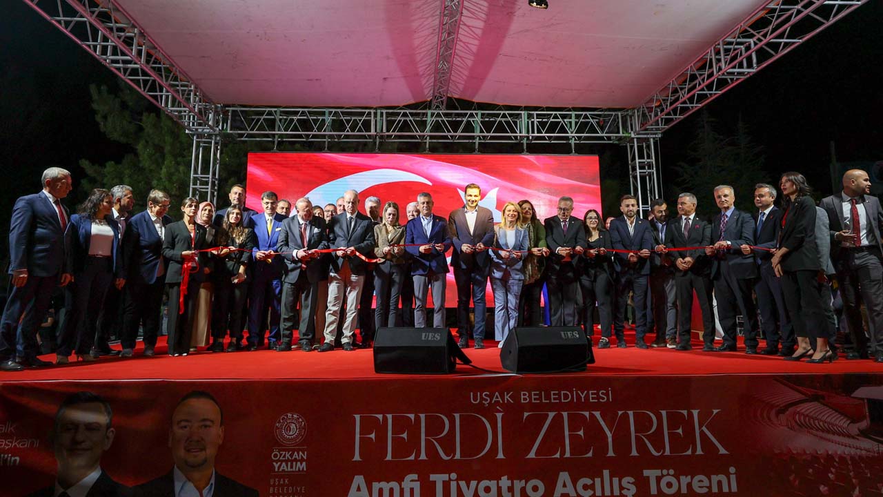 Huzurpark Ferdi Zeyrek Amfi Salonu açıldı
