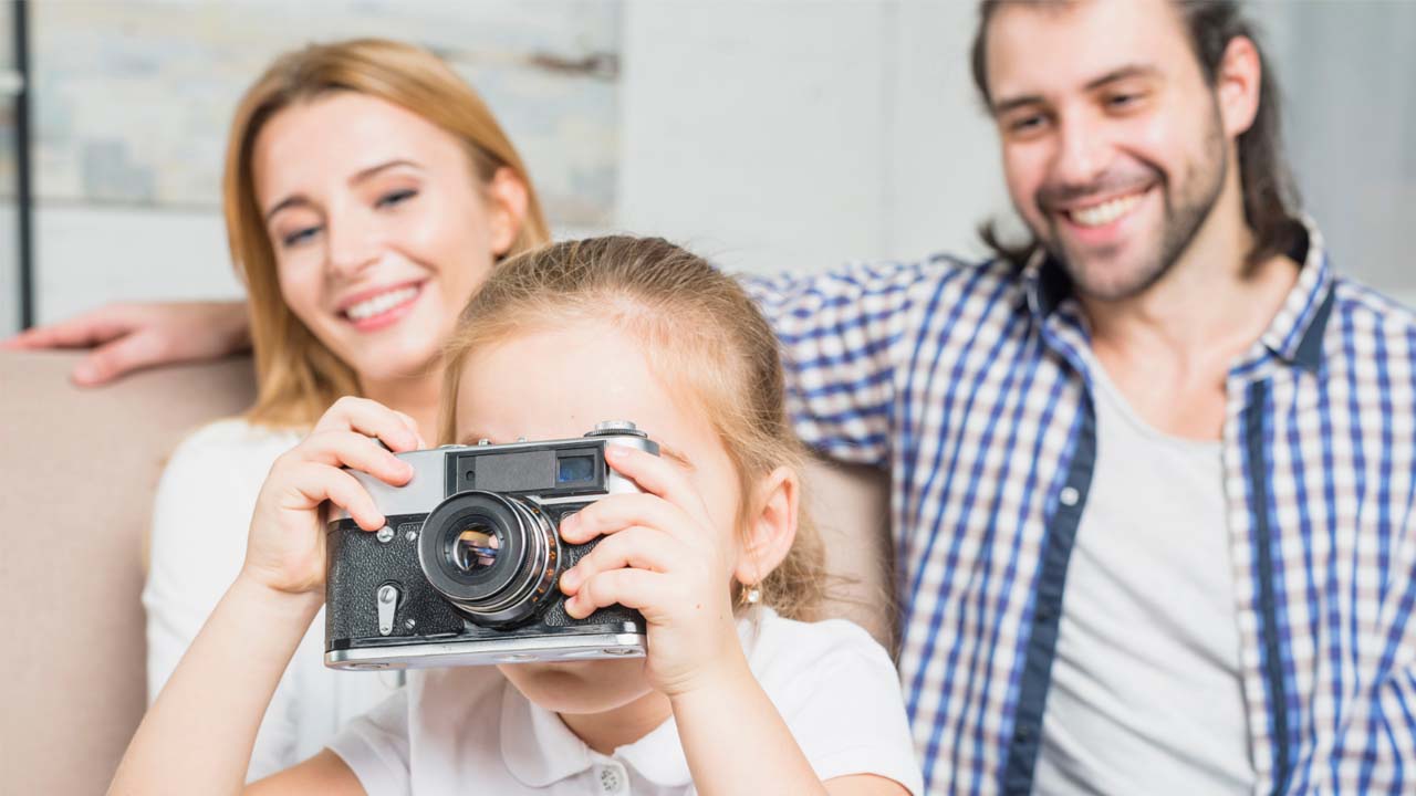 Uşaklı aileler “Ailemiz Geleceğimiz” fotoğraf yarışması başladı