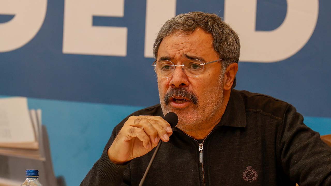 Ahmet Ümit, Uşak Kitap Fuarı’nda okurlarıyla buluştu
