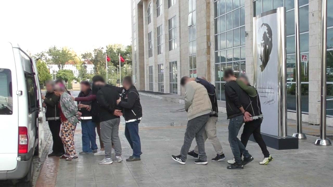 Uşak'ta uyuşturucu operasyonu, 7 şüpheli tutuklandı