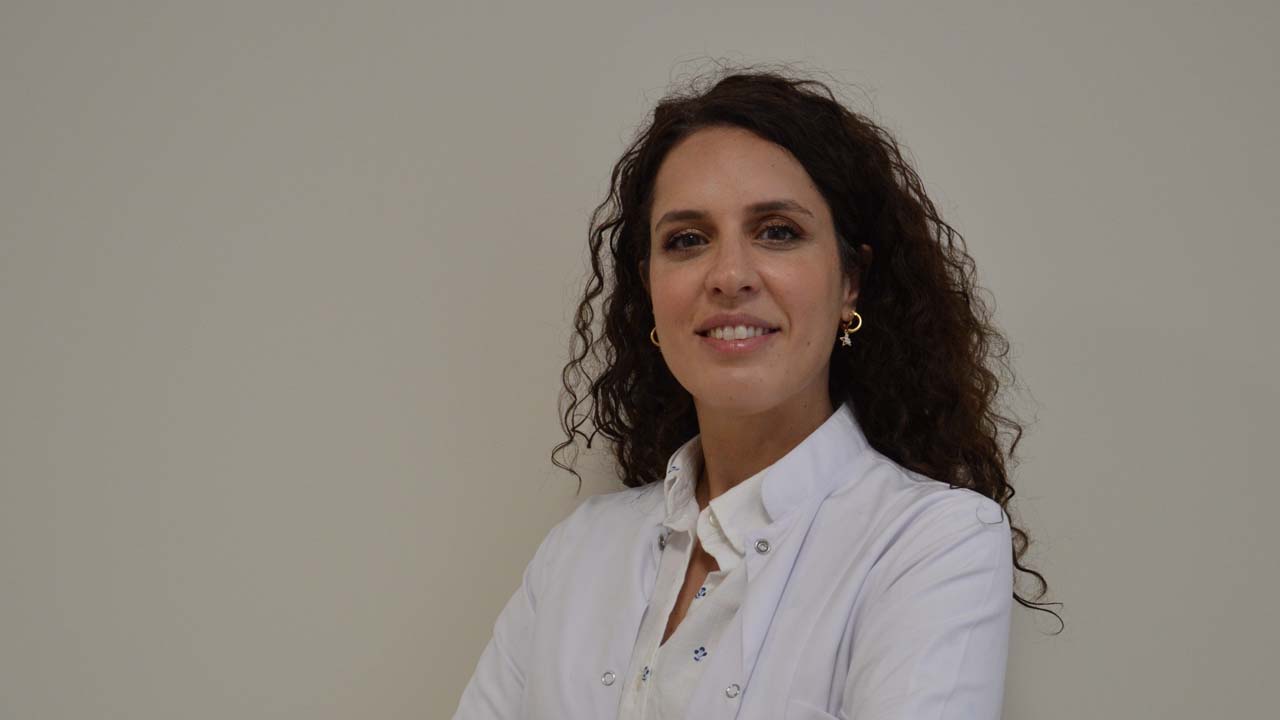 Uzman Doktor Ayşe Ceren Duymuş, Uşak Eğitim ve Araştırma Hastanes kadrosuna katıldı