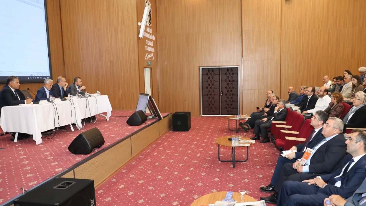 Uşak İl Tarım ve Orman Müdürlüğü Gediz Havzası’nda su yönetimi için sahada