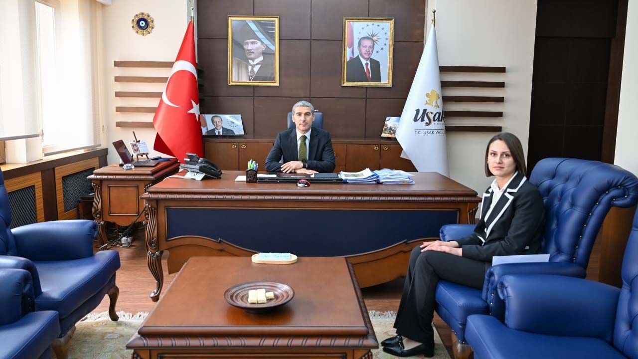 Sivaslı’nın Yeni Kaymakamı Eda Nur Yurt Görevine Başladı