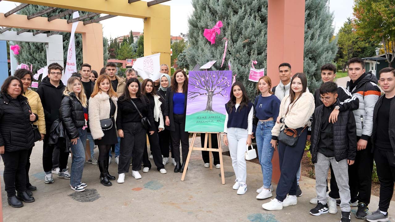 Uşak İl Sağlık Müdürlüğü’nden Meme Kanseri Farkındalığına Duyarlı Dokunuş
