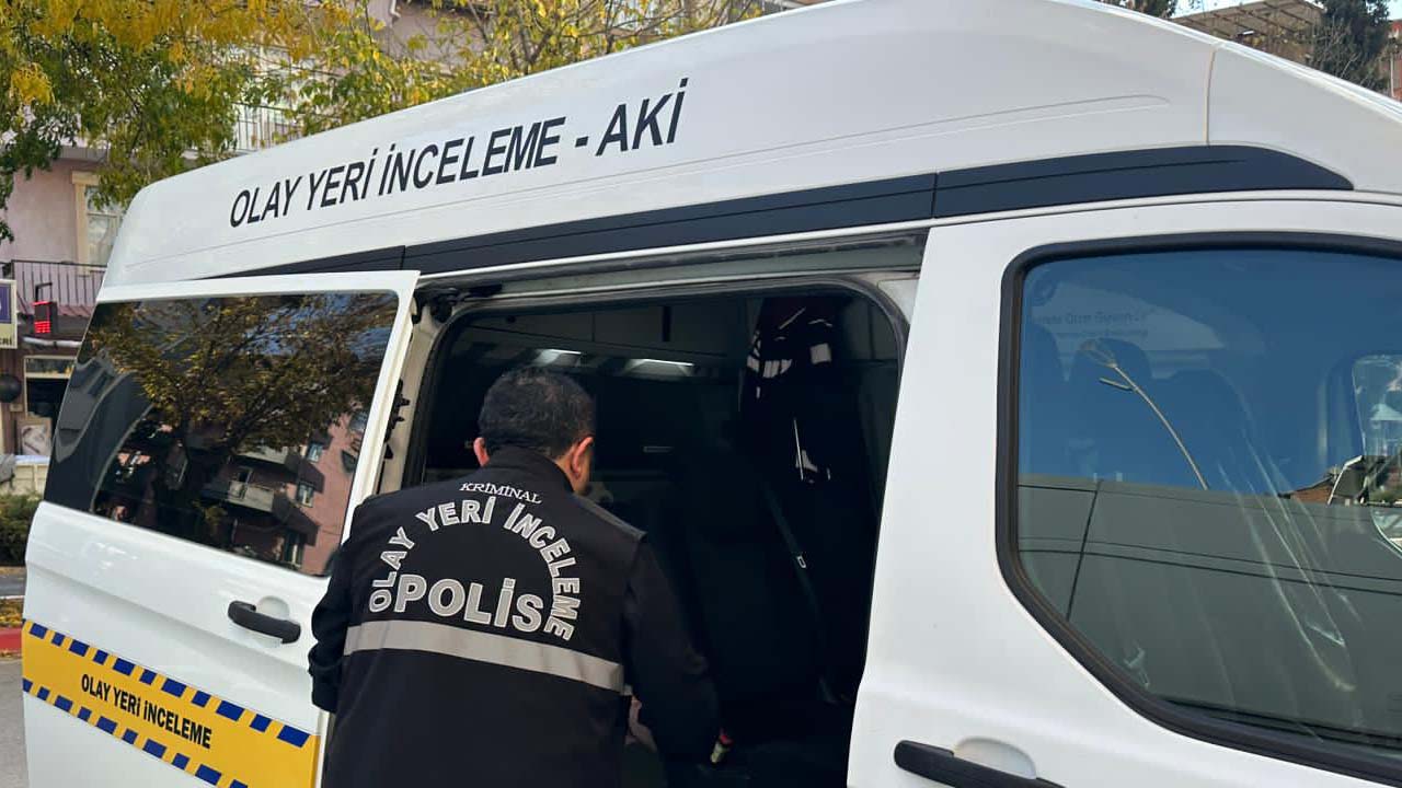 Uşak'ta bıçaklı kavgada 1 kişi ağır yaralandı