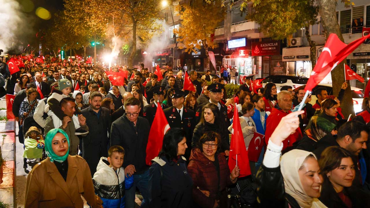 Uşak Cumhuriyet Bayramı’nı Gururla Kutladı: “Cumhuriyet’in Sesleri” Şehri Sardı