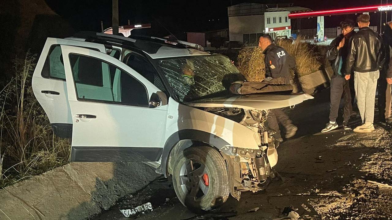 Uşak'ta cip ile otomobilin çarpıştı!  Karı koca öldü, 3 kişi yaralandı