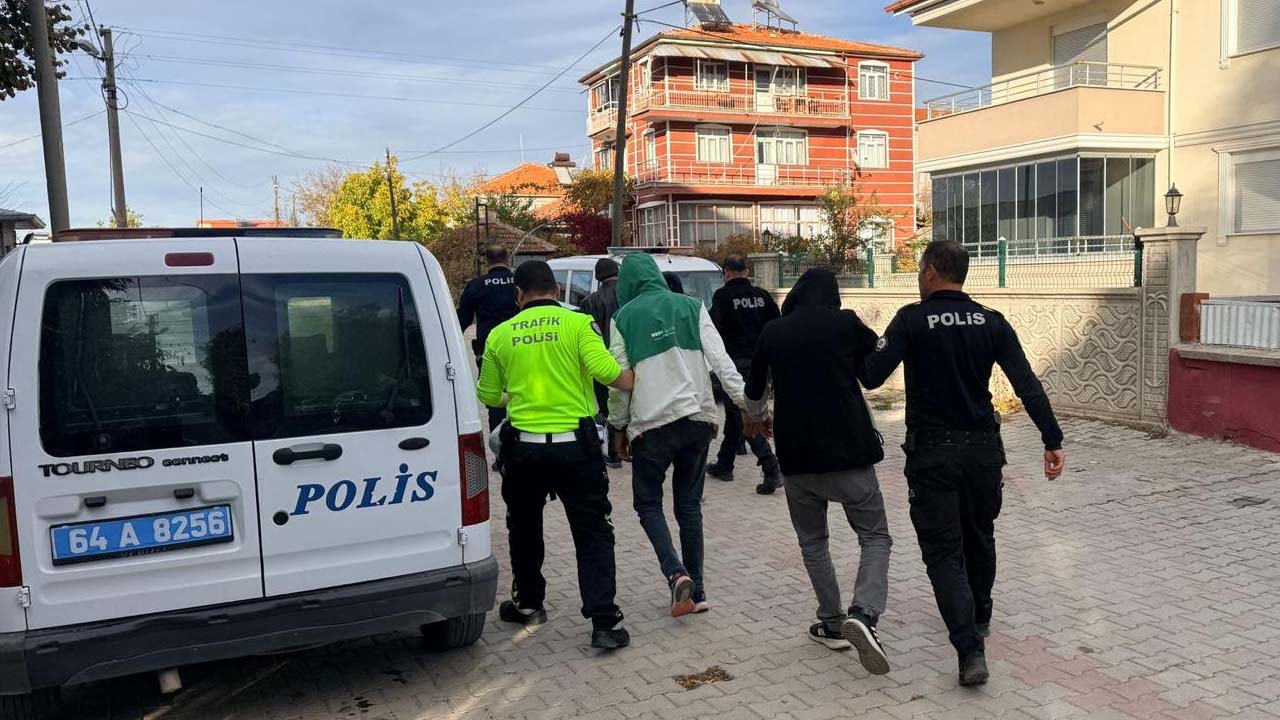 Uşak'ta peş peşe uyuşturucu operasyonları, 8 zanlı tutuklandı