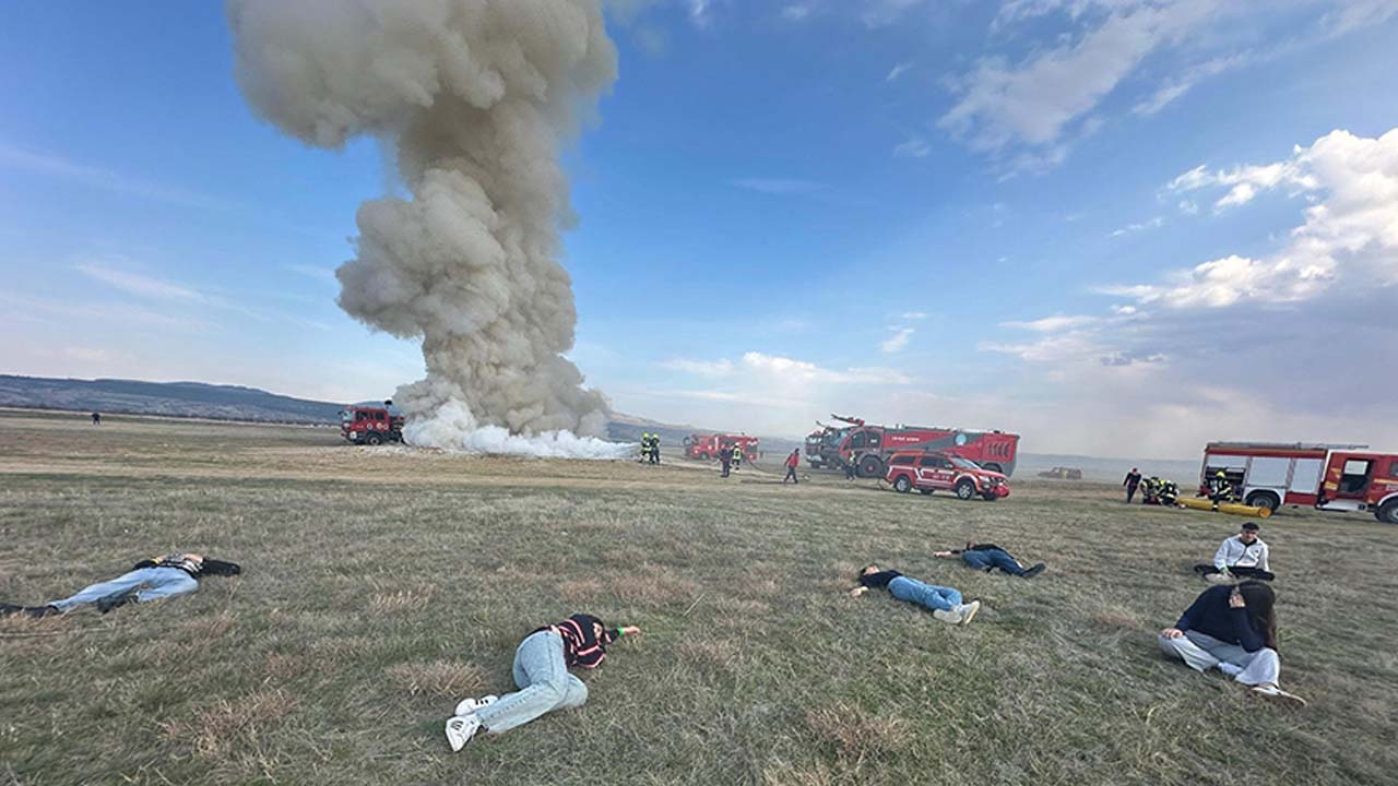 Uşak’ta Nefes Kesen Tatbikat: 48 Yolculu Uçak Düştü Senaryosu
