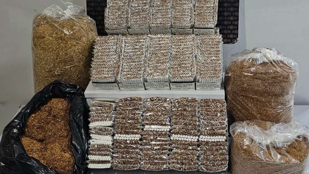 Uşak’ta Kaçak Tütün Operasyonu: 17 Bin Adet Ürün Ele Geçirildi