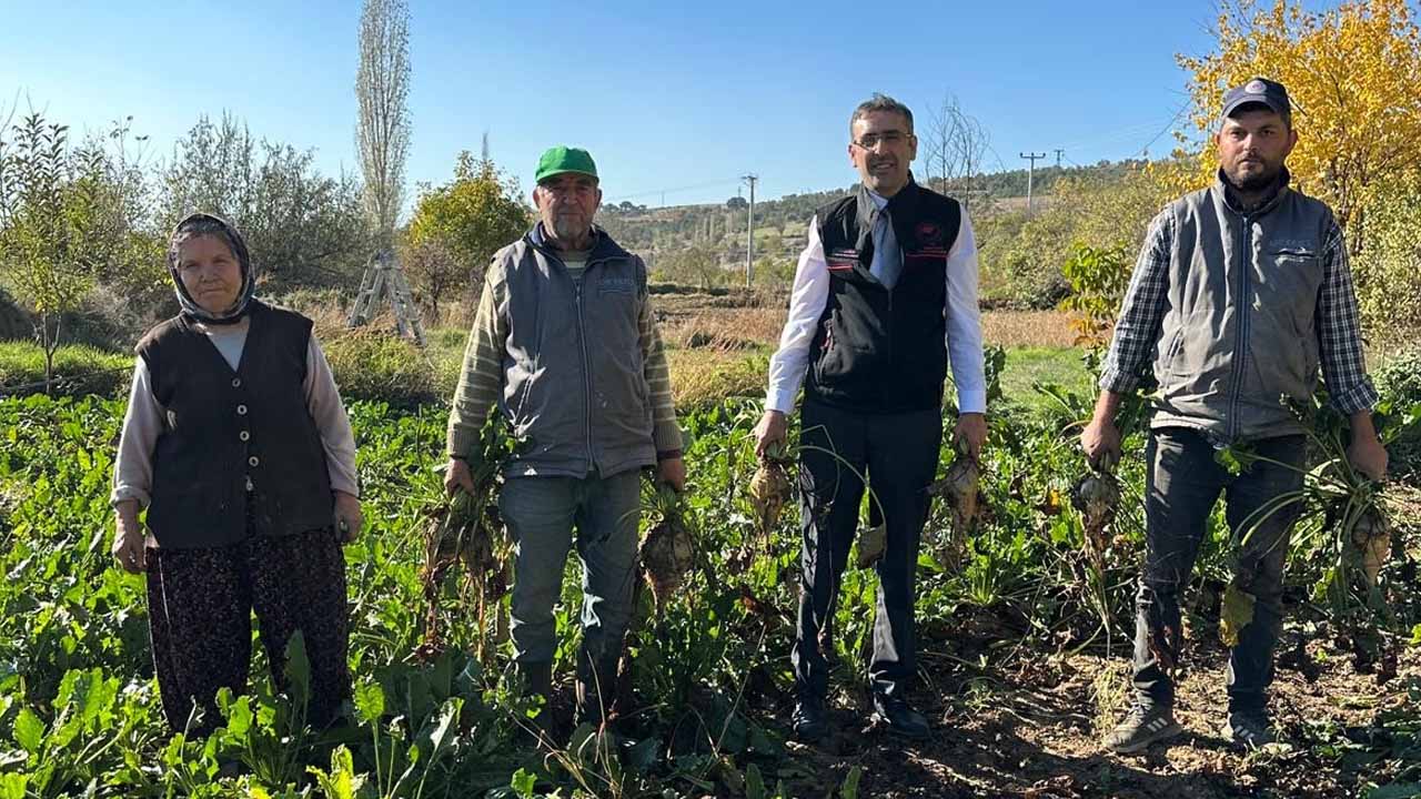 Uşak’ta Çiftçi Buluşması: Desteklemeler ve Yeni Sezon Planlaması Görüşüldü