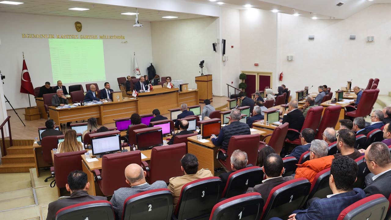 Uşak Belediye Meclisi'nde Asker Ailelerine Yardım Şoku: Üç Partiden Red