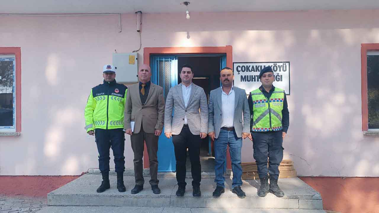 Karahallı Kaymakamı ilçede köyleri ziyaret etti