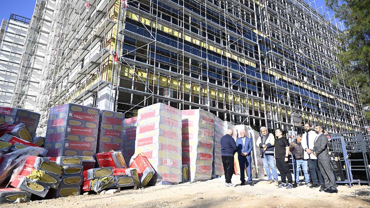 Rektör Savaş Yerinde İnceledi, Modern Hastane 2026’da Açılıyor