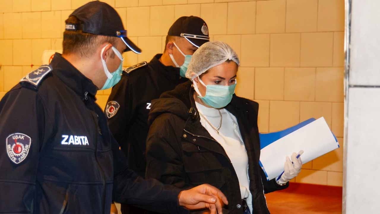 Uşak’ta Gıda Güvenliği Alarmı, Zabıta Denetimleri Sıklaştı