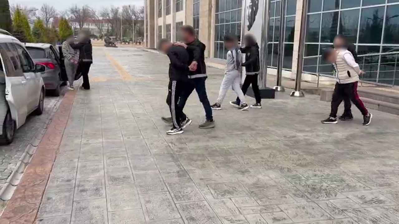 Uşak’ta Uyuşturucu Operasyonu: 4 Tutuklama