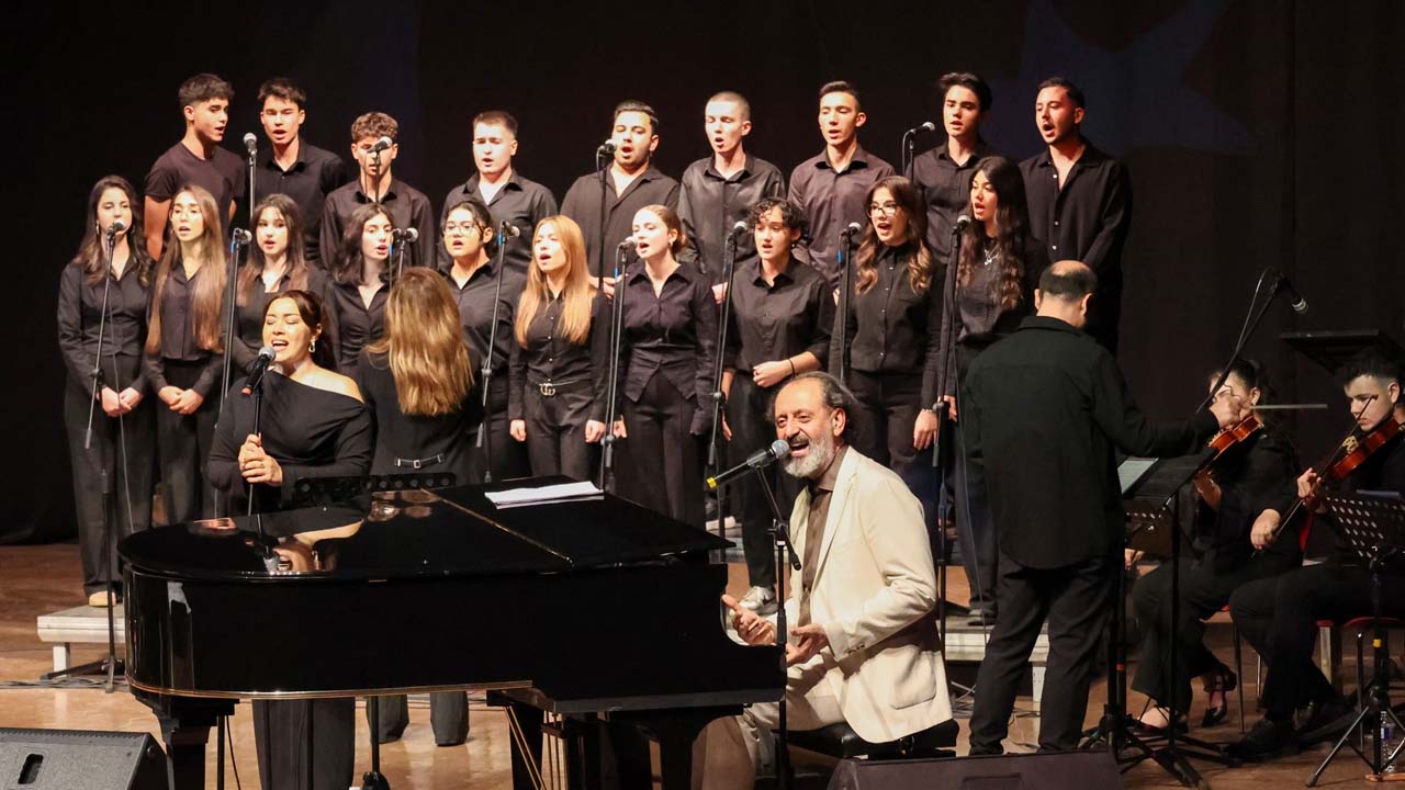 Uşak’ta Sanat Dolu Gece “Kim Var?” Etkinliğine Yoğun İlgi