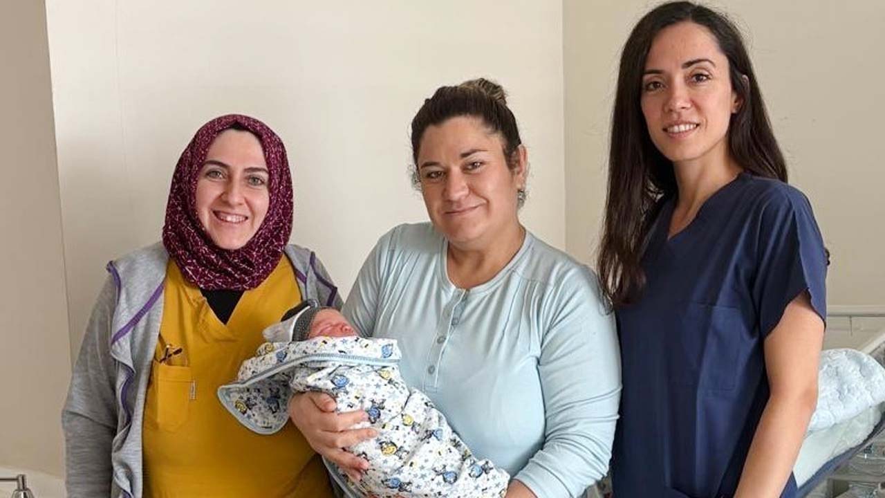 Uşak Eğitim ve Araştırma Hastanesi ‘nden Zor Doğumda Büyük Başarı