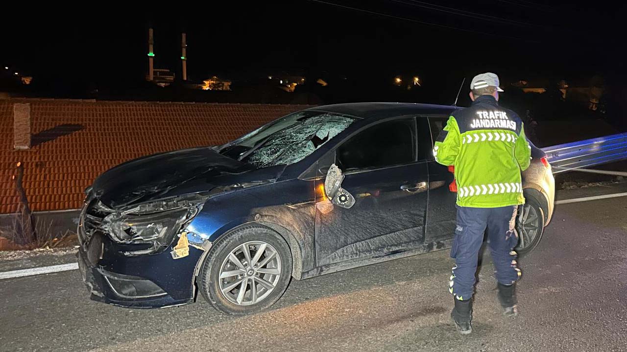 Uşak'ta otomobilin çarptığı 3 yaya öldü