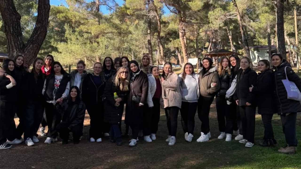 Uşak’ta Öğrenciler Doğayla Sanatı Buluşturdu