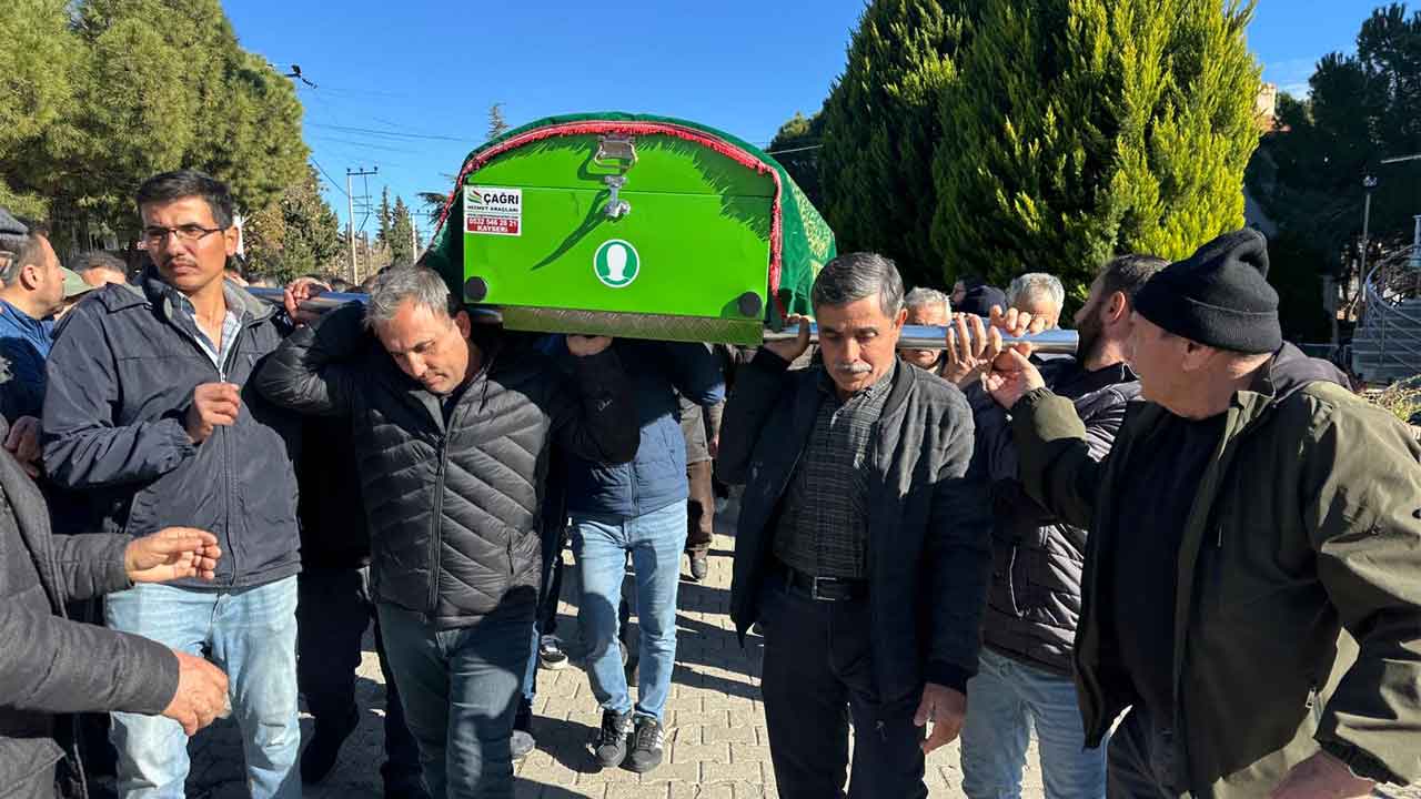 Uşak'ta kazada ölen çifte son görev