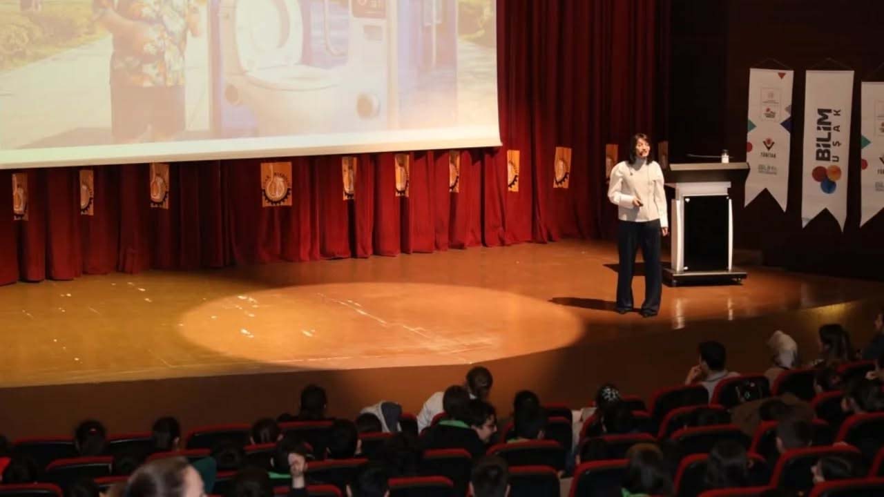 Uşak’ta TÜBİTAK Destekli Bilim Etkinliği Yoğun İlgi Gördü