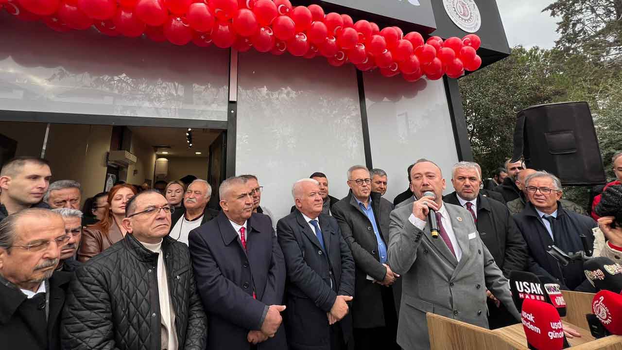 Uşak'ta Halk Et Kapılarını Açtı