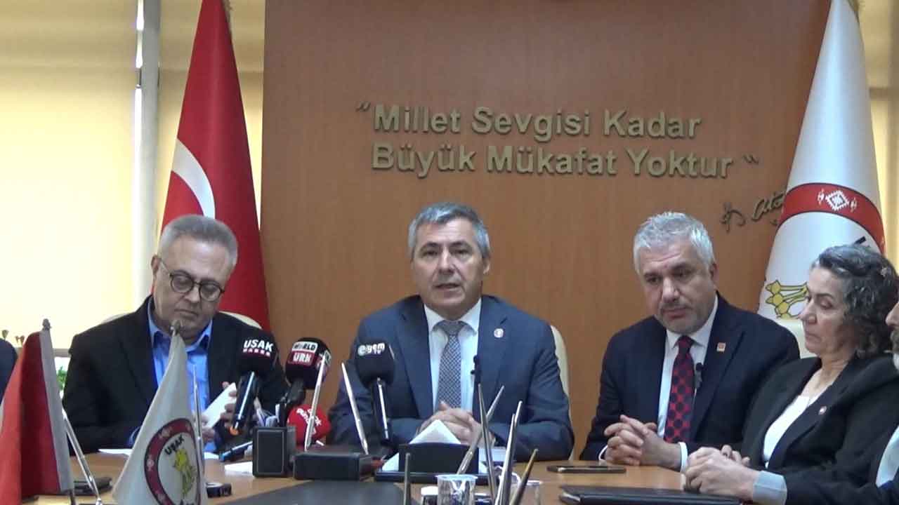 Uşak’ta 55 Günlük Bütçe Süreci Sona Erdi: Su Tüketimi ve Altın Madeni Eleştirisi