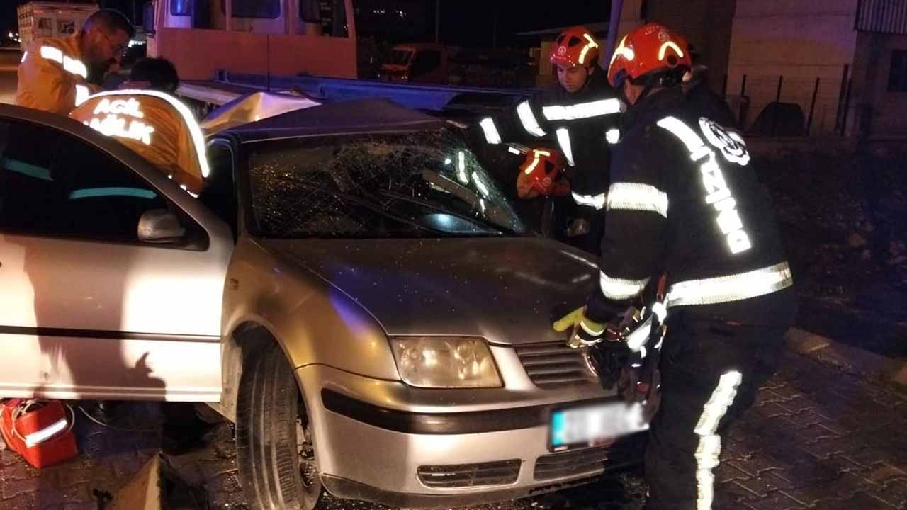 Tır dorsesine çarpan otomobilin 19 yaşındaki sürücüsü öldü