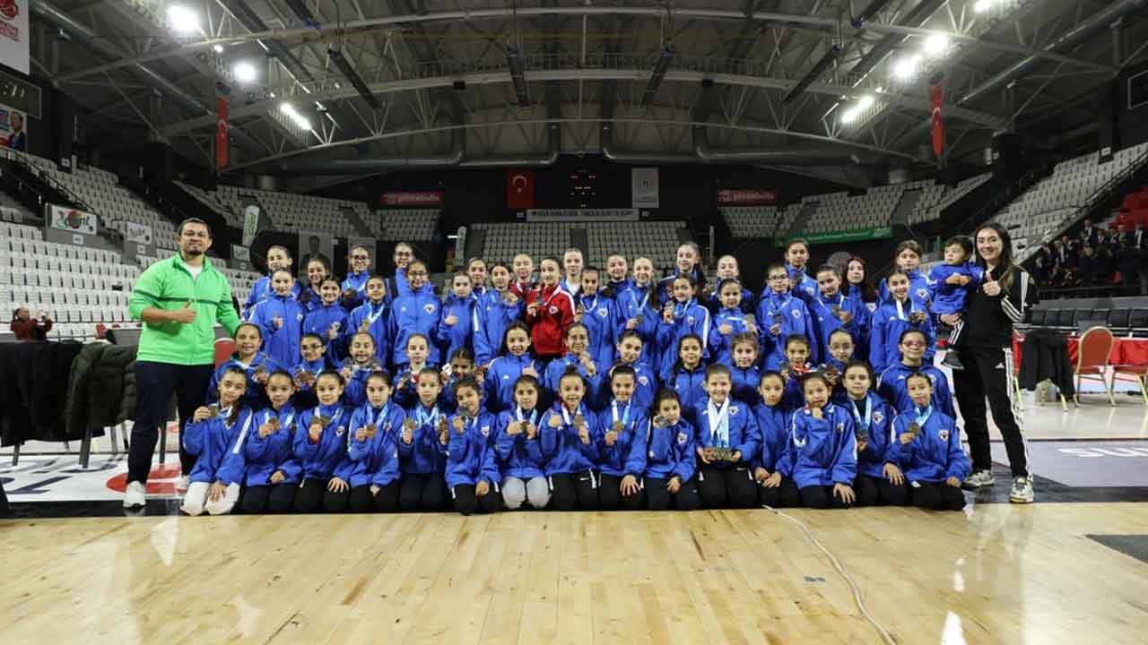 Uşak Karate Özlem Spor Kulübü’nden Türkiye Yıldızlar Ligi’nde Büyük Başarı