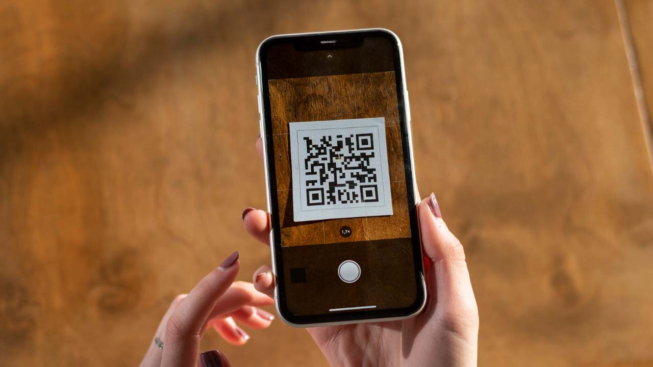 Telefonunuzu Uzatmadan Önce Düşünün: QR Kodlar Güvenli mi?