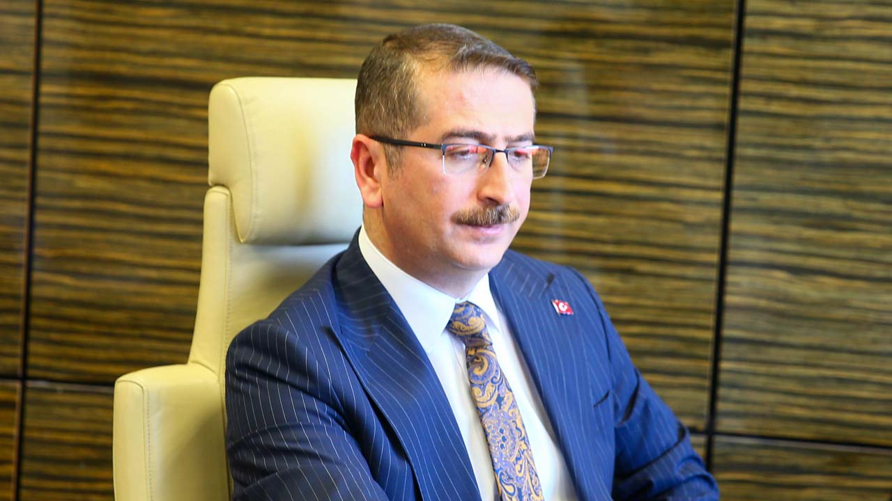 Uşak Cumhuriyet Başsavcısı Çınar, AA'nın "Yılın Kareleri" oylamasına katıldı