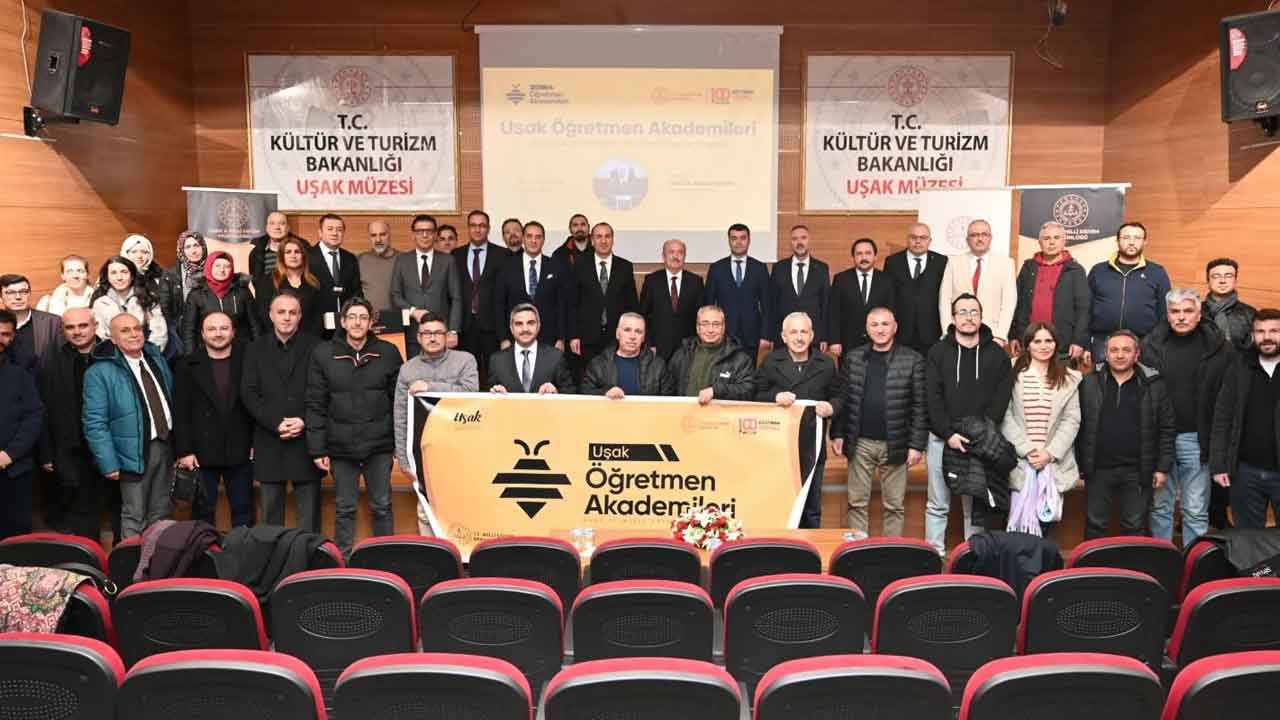 Uşak’ta Eğitim ve Akademi Aynı Çatı Altında Buluştu