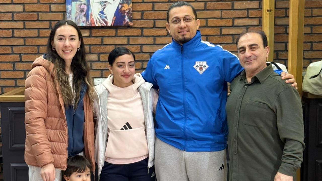 Dünya Şampiyonu Ayşe Yılmaz, Uşak Karate Özlem Spor Kulübü’nde