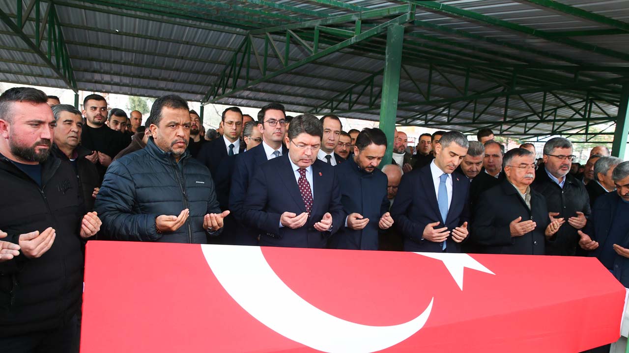 Eski AK Parti Uşak Milletvekili Mehmet Altay son yolculuğuna uğurlandı