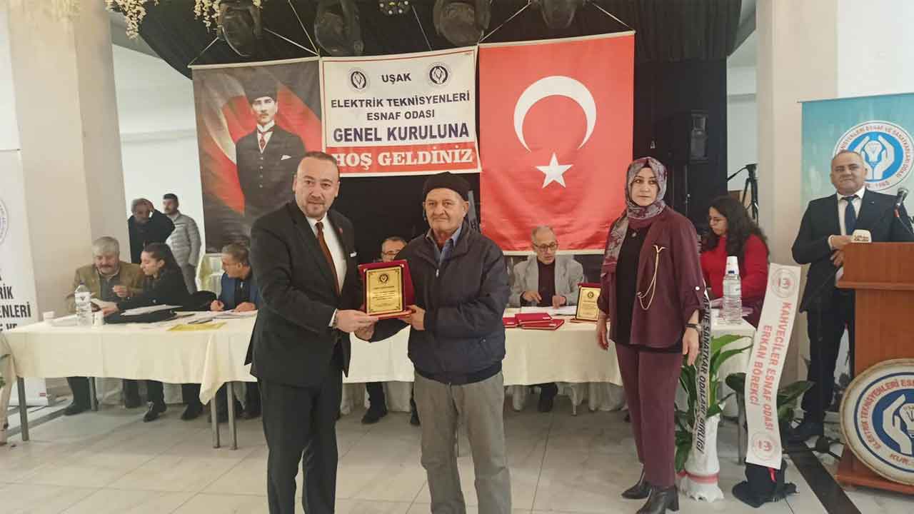 Uşaklı teknisyen 45 yıldır kalemini cebinde taşıyor