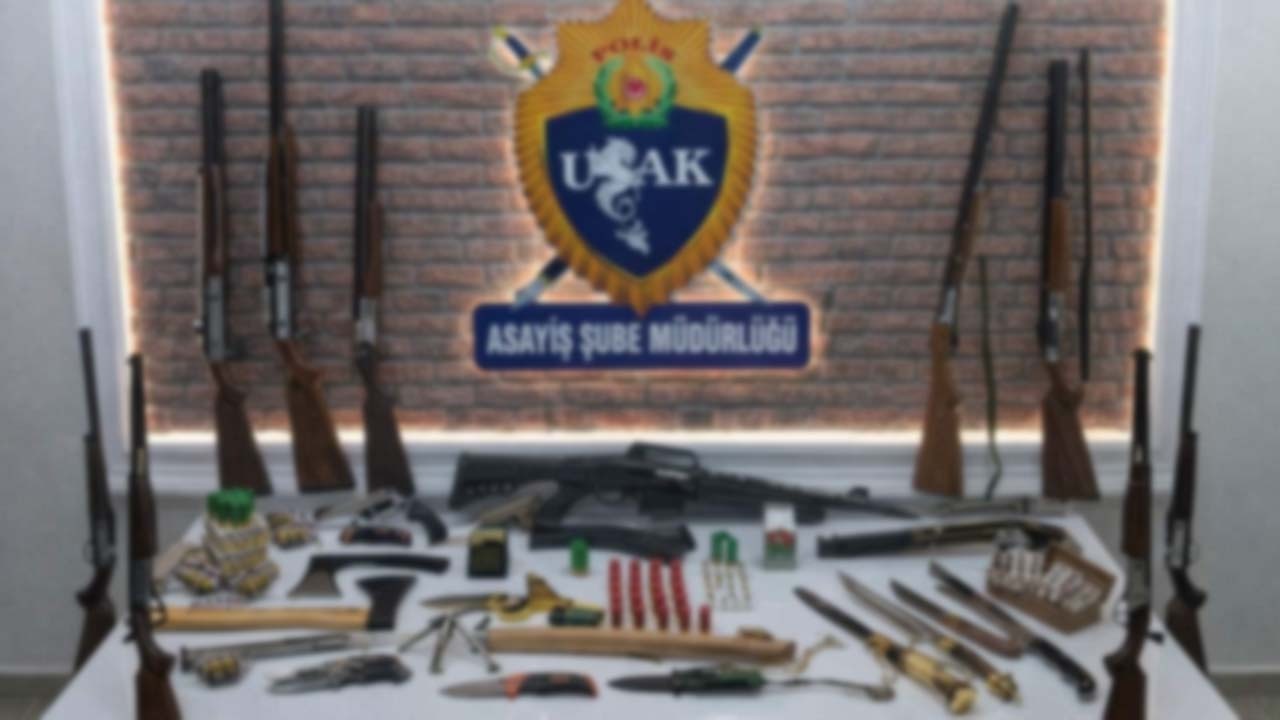 Uşak’ta Asayiş Uygulaması: Tüfekler, Tabancalar, Yüzlerce Fişek Çıktı