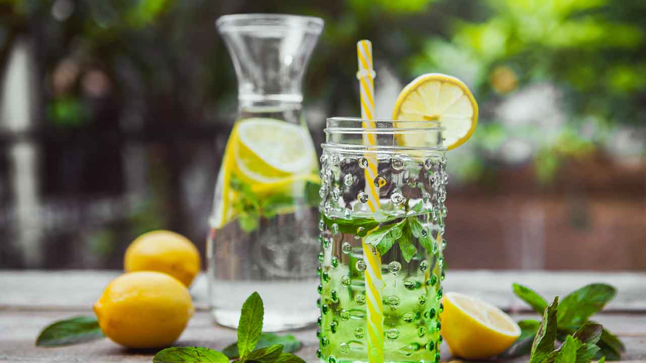 Herkes Bunu Konuşuyor: 1 Ayda 10 Kilo Verdiren Detoks Suyu