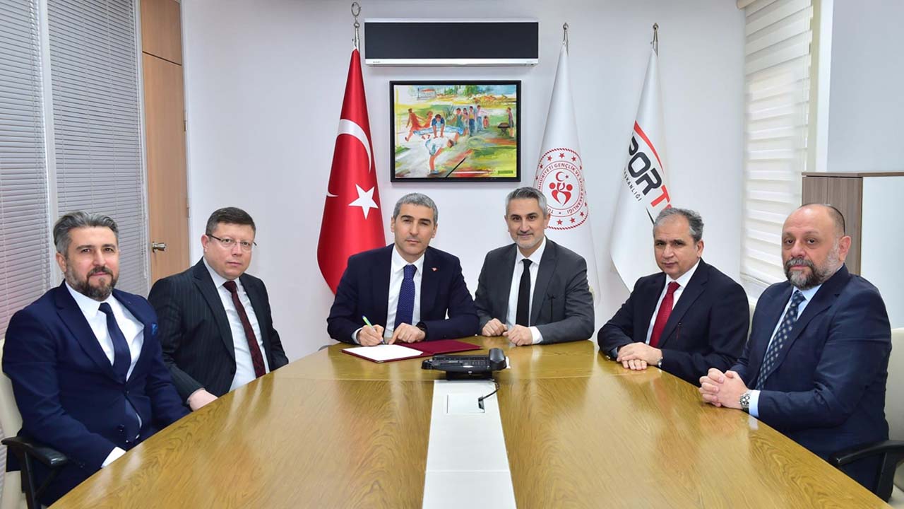 Uşak’ta Sporun Geleceği Şekilleniyor, Protokoller İmzalandı