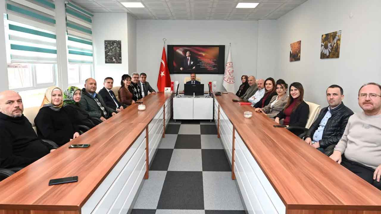 Uşak'ta öğretmenler İl İzleme ve Değerlendirme Komisyonu için bir araya geldi