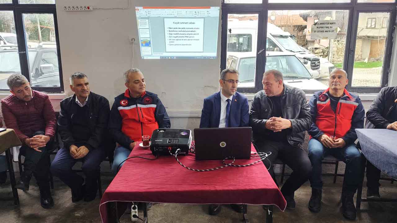 Uşak İl Tarım ve Orman Müdürü üreticilerle bir araya geldi