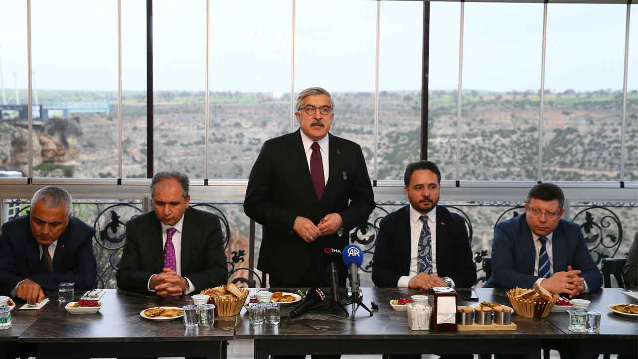 AK Parti Genel Başkan Yardımcısı Yayman, Uşak'ta STK temsilcileriyle bir araya geldi