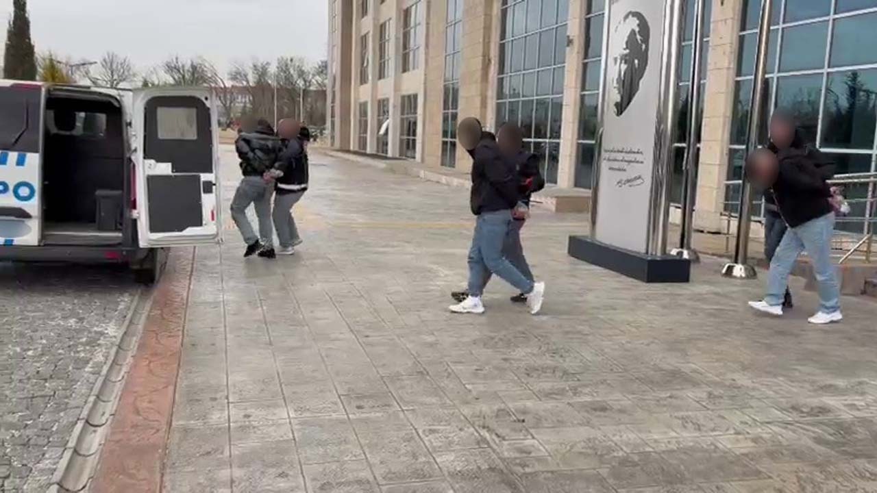 Uşak'ta 5 zehir taciri tutuklandı