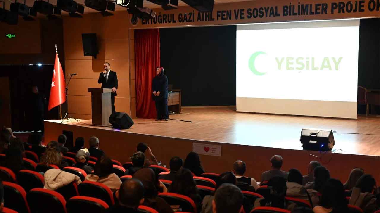Uşak'ta  “Öğrencilerde Dikkat ve Odaklanma” semineri düzenlendi