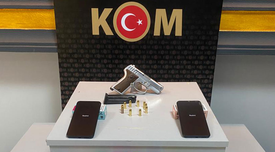 Polisin durdurduğu araçta kaçak elektronik sigara ele geçirildi