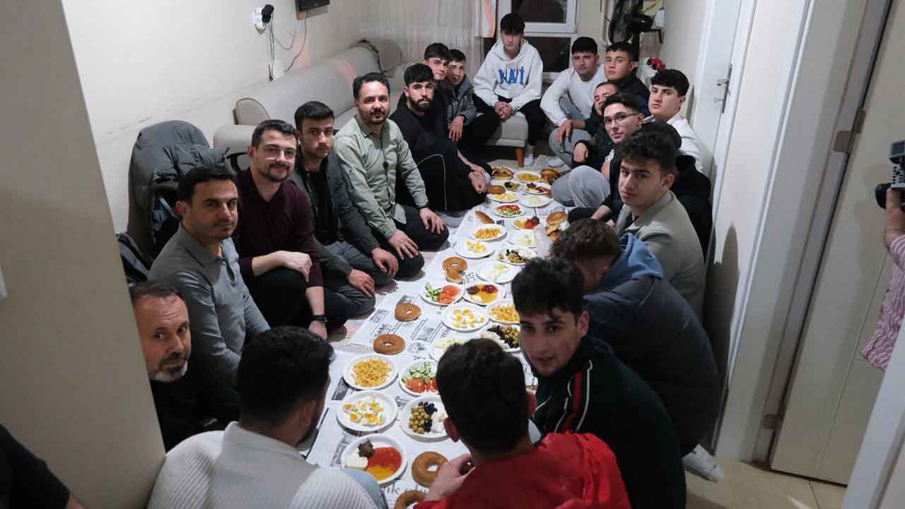 AK Parti Uşak İl Başkanı'ndan Sahur Buluşması
